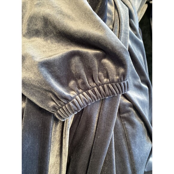 NWOT Gray Velvet Pajama Set Belted Top Size M - Picture 5 of 6